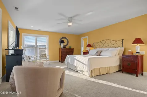 2208 Evans Street Morehead City NC 28557