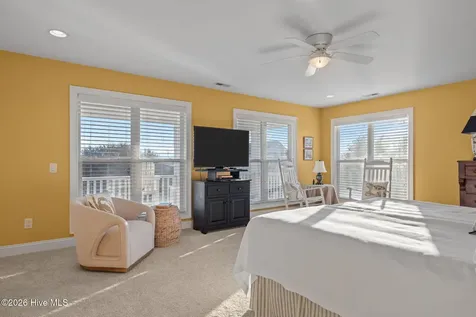 2208 Evans Street Morehead City NC 28557