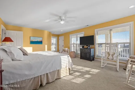 2208 Evans Street Morehead City NC 28557
