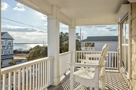 2208 Evans Street Morehead City NC 28557