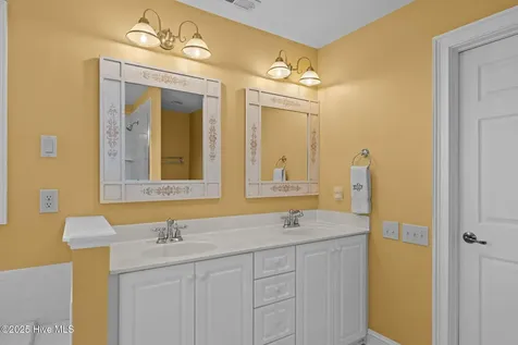 2208 Evans Street Morehead City NC 28557