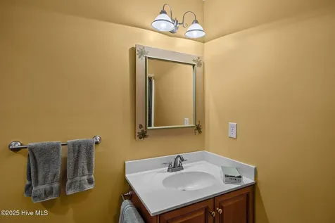 2208 Evans Street Morehead City NC 28557