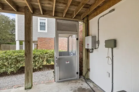 2208 Evans Street Morehead City NC 28557