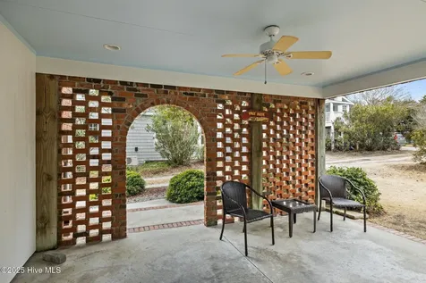 2208 Evans Street Morehead City NC 28557