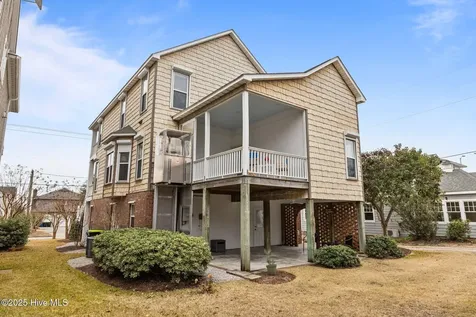 2208 Evans Street Morehead City NC 28557