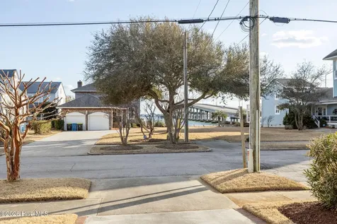 2208 Evans Street Morehead City NC 28557