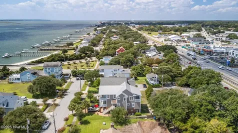 2208 Evans Street Morehead City NC 28557