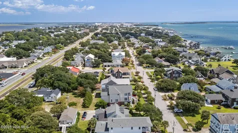 2208 Evans Street Morehead City NC 28557