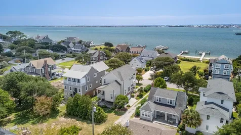 2208 Evans Street Morehead City NC 28557