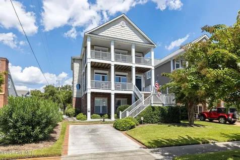 2208 Evans Street Morehead City NC 28557
