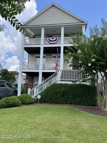 2208 Evans Street Morehead City NC 28557