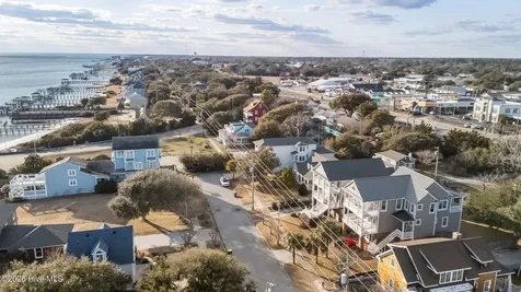 2208 Evans Street Morehead City NC 28557