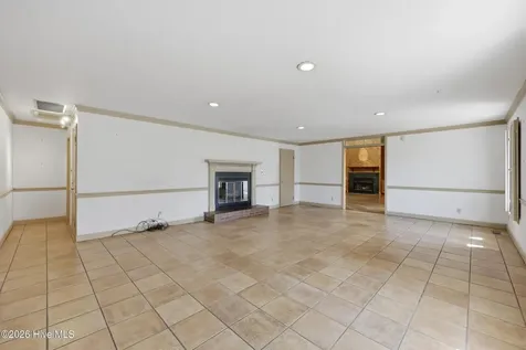 1514 Crescent Drive Elizabeth City NC 27909