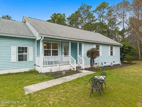 410 Harper Lake Drive Southport NC 28461