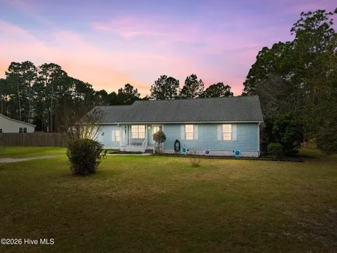 410 Harper Lake Drive Southport NC 28461
