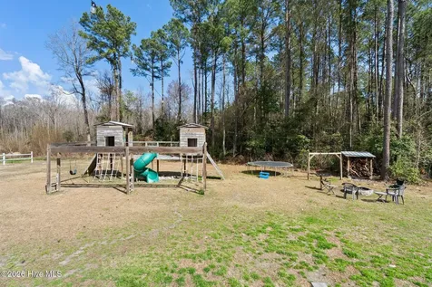 460 Oakey Point Road Hampstead NC 28443