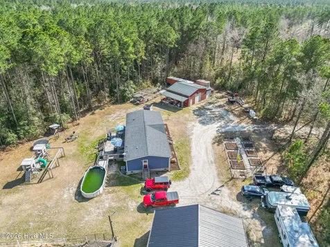 460 Oakey Point Road Hampstead NC 28443