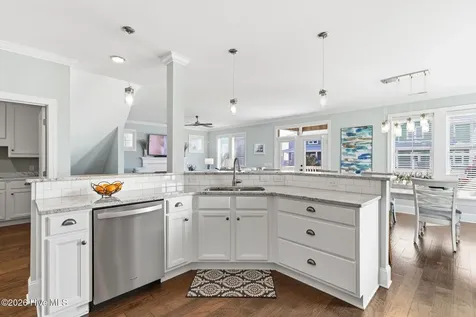 604 S 3rd Street Carolina Beach NC 28428