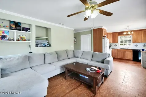 542 Brunswick Street SE Bolivia NC 28422