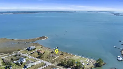 608 Bronna Road Beaufort NC 28516