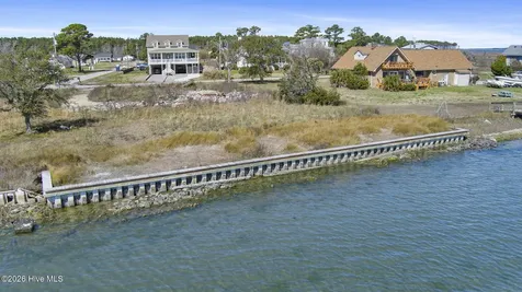 608 Bronna Road Beaufort NC 28516