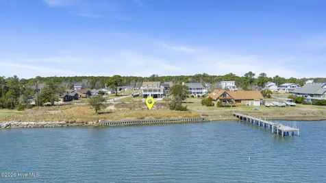 608 Bronna Road Beaufort NC 28516