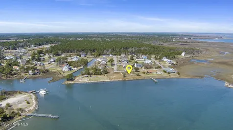 608 Bronna Road Beaufort NC 28516