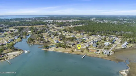 608 Bronna Road Beaufort NC 28516