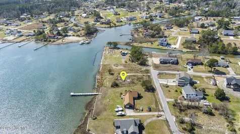 608 Bronna Road Beaufort NC 28516