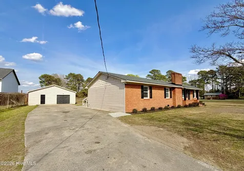 216 Collier Loftin Road Kinston NC 28504