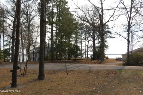 135 Wilson Circle Minnesott Beach NC 28510