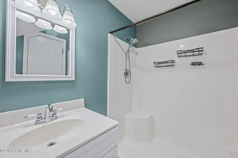 327 Plantation Drive New Bern NC 28562