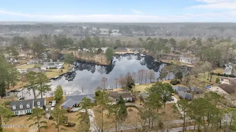 327 Plantation Drive New Bern NC 28562
