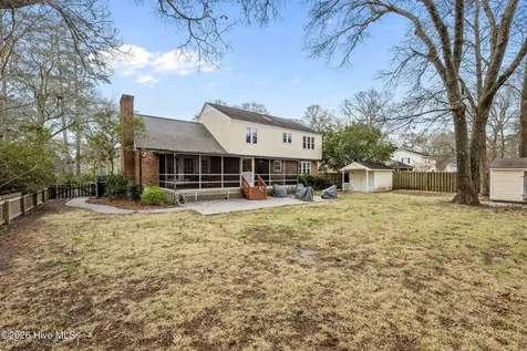327 Plantation Drive New Bern NC 28562