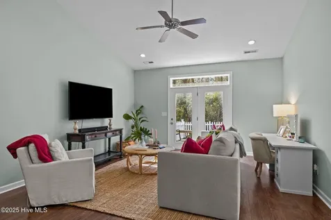 3303 Hogan Court Morehead City NC 28557