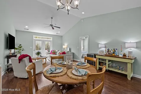 3303 Hogan Court Morehead City NC 28557