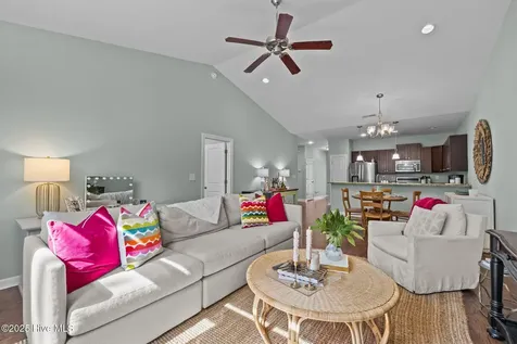 3303 Hogan Court Morehead City NC 28557