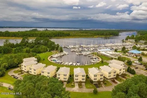 2127 Royal Pines Drive New Bern NC 28560