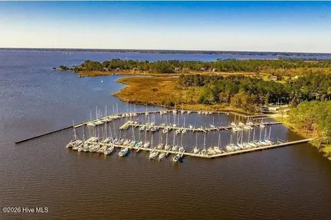 2127 Royal Pines Drive New Bern NC 28560
