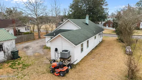 406 Howard Street Columbia NC 27925