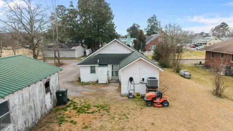 406 Howard Street Columbia NC 27925