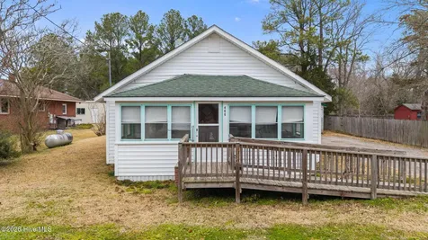 406 Howard Street Columbia NC 27925