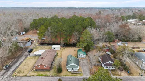 406 Howard Street Columbia NC 27925
