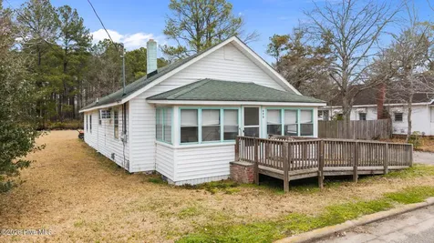 406 Howard Street Columbia NC 27925