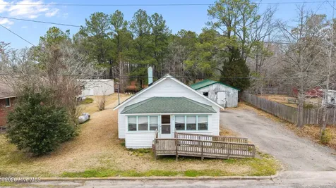 406 Howard Street Columbia NC 27925