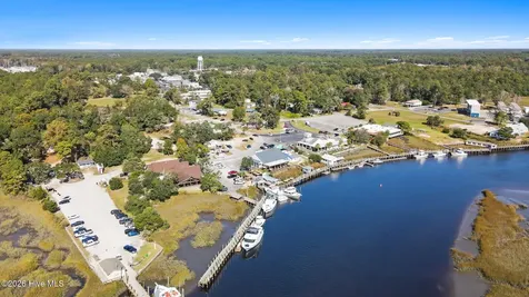 10 Topsail Court Calabash NC 28467