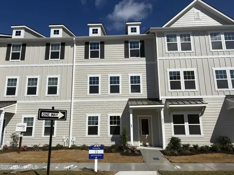 253 Pelican Flight Loop Wilmington NC 28412