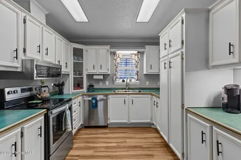 212 NE 33rd Street Oak Island NC 28465