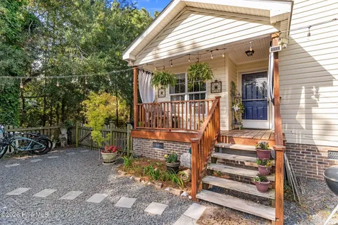 212 NE 33rd Street Oak Island NC 28465