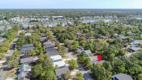 212 NE 33rd Street Oak Island NC 28465